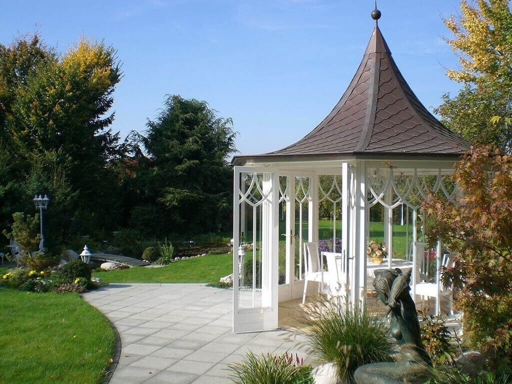 Setzen Sie mit dem Pavillon Elegance edle Akzente | © WOGA 8-Eck-Gartenpavillons