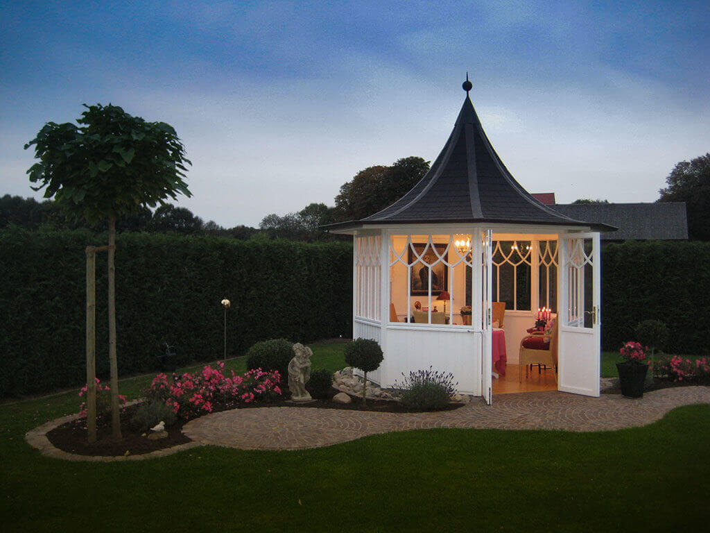 Setzen Sie mit dem Pavillon Elegance edle Akzente | © WOGA Wetterfeste Pavillons
