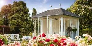 Der moderne & handgefertigte Holzpavillon zum Verlieben